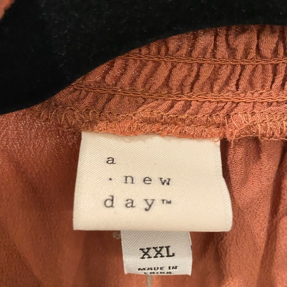 Woman’s long sleeve pop-over top. A new day- blush color - Picture 2 of 4